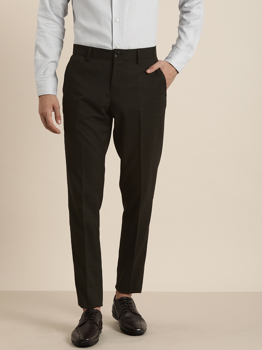 

INVICTUS Men Checked Slim Fit Mid-Rise Smart Casual Trousers, Brown
