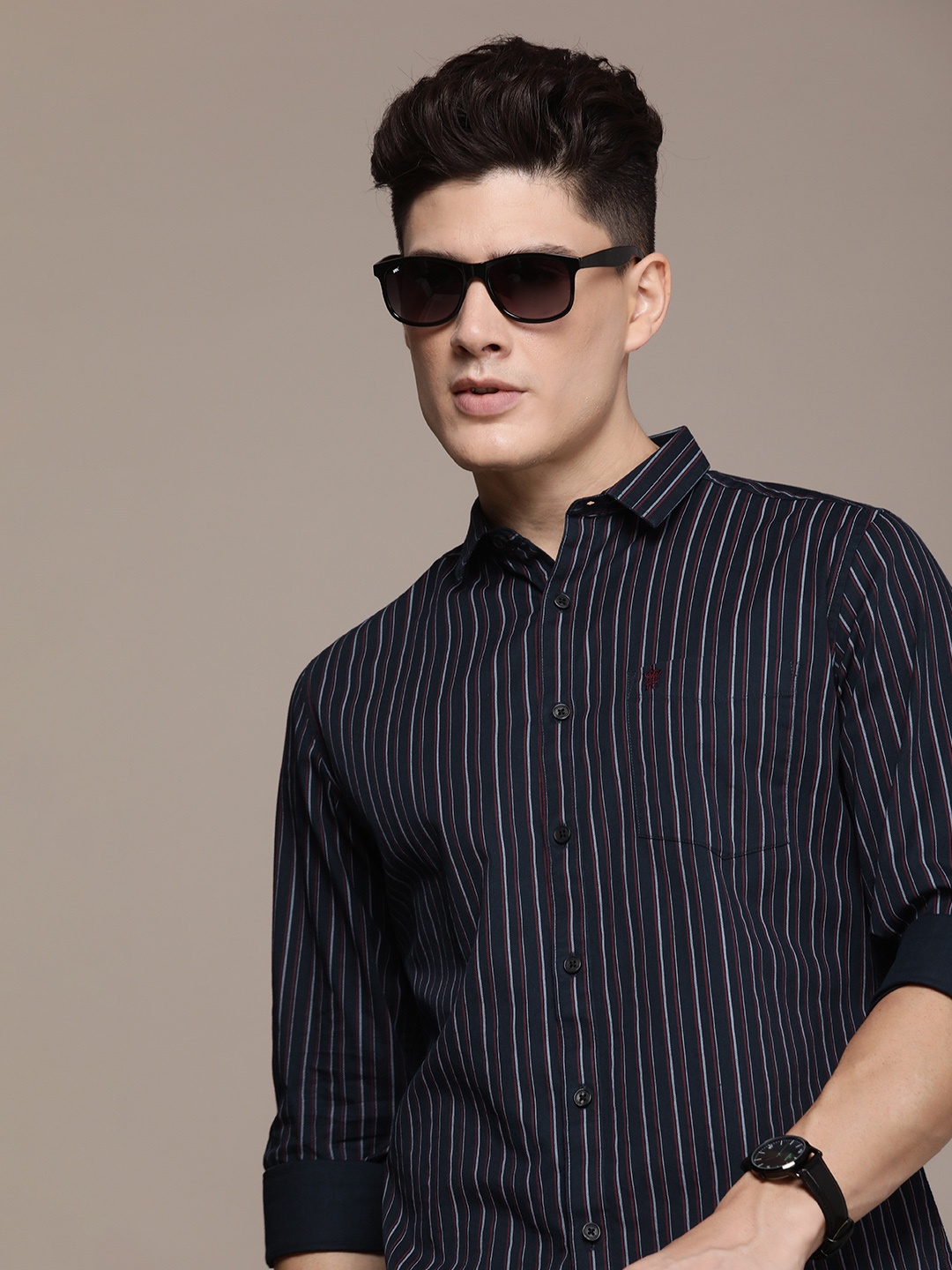 

French Connection Men Pure Cotton Slim Fit Striped Casual Shirt, Navy blue