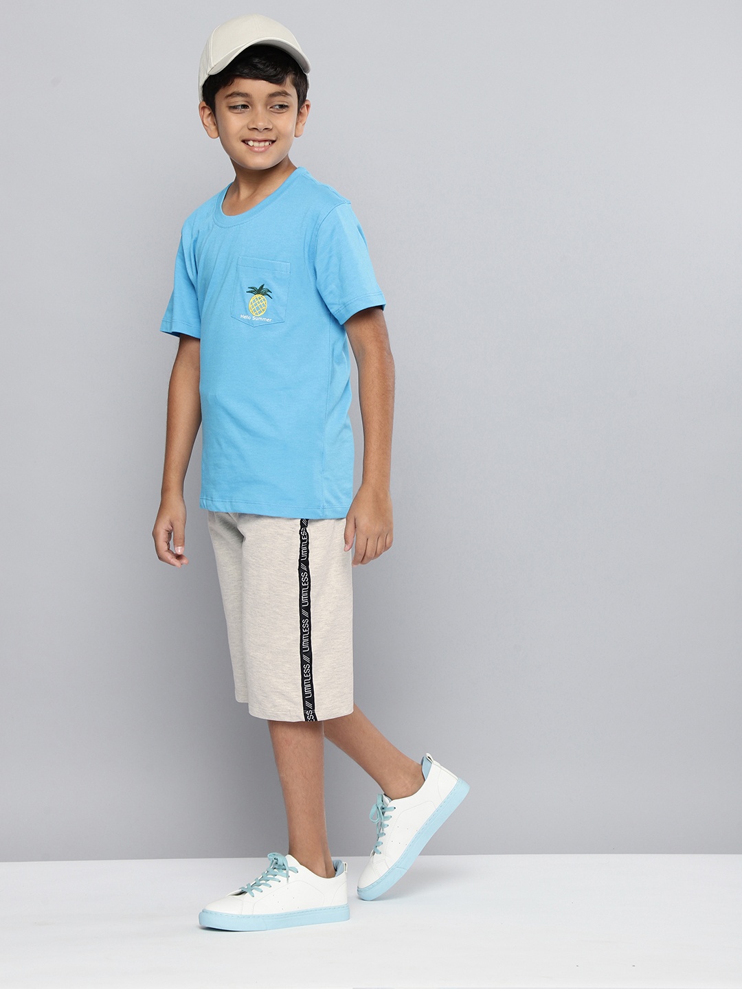 

HERE&NOW Boys Solid Shorts, Grey melange