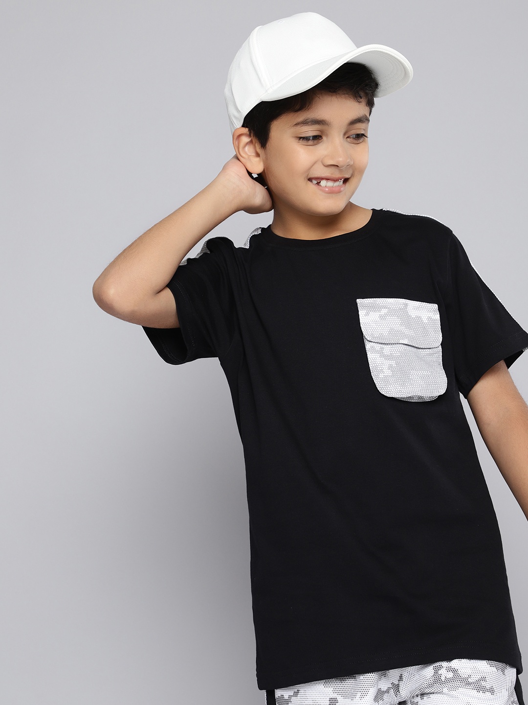 

HERE&NOW Boys Pure Cotton T-shirt with Contrast Pocket Detail, Black