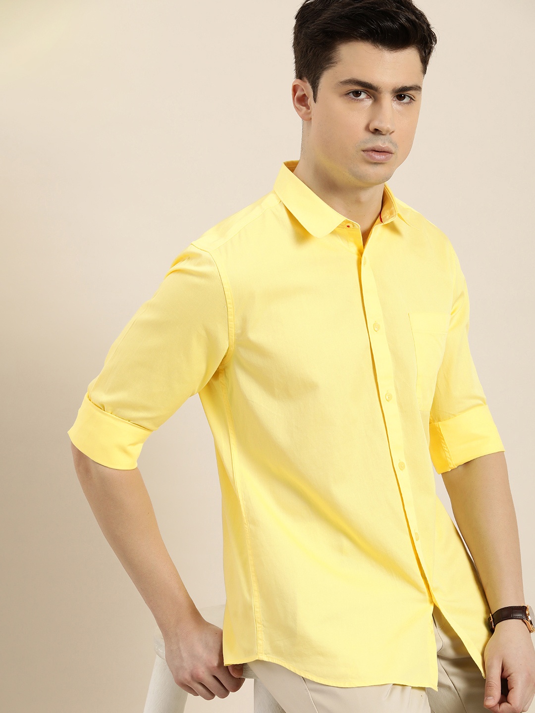 

INVICTUS Men Pure Cotton Sport Slim Fit Solid Spread Collar Casual Shirt, Yellow