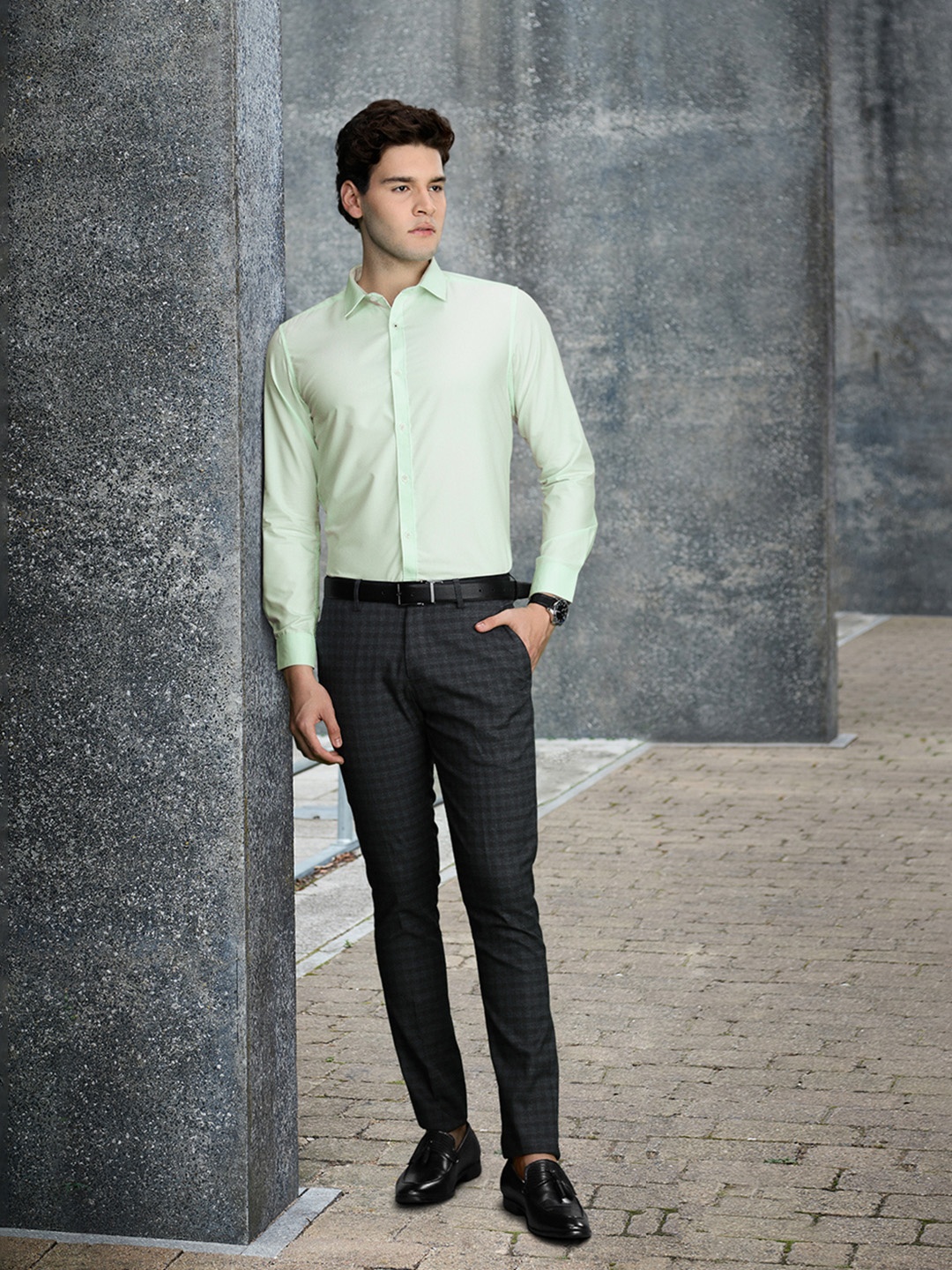 

INVICTUS Slim Fit Formal Shirt, Green