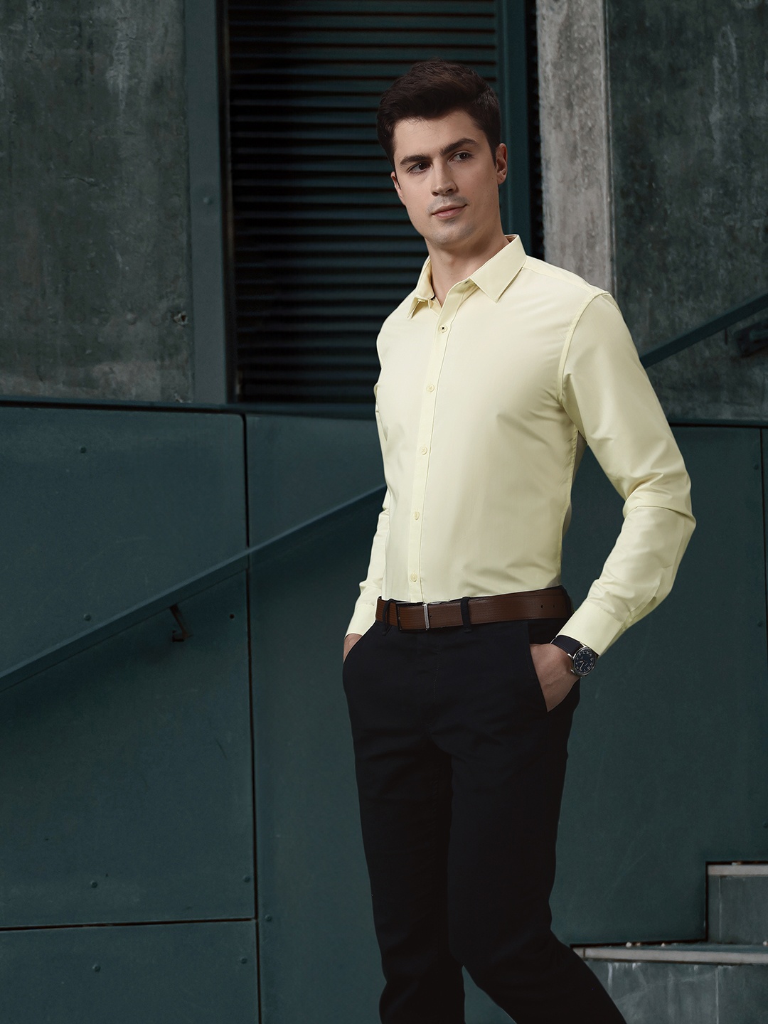 

INVICTUS Slim Fit Solid Opaque Formal Shirt, Yellow