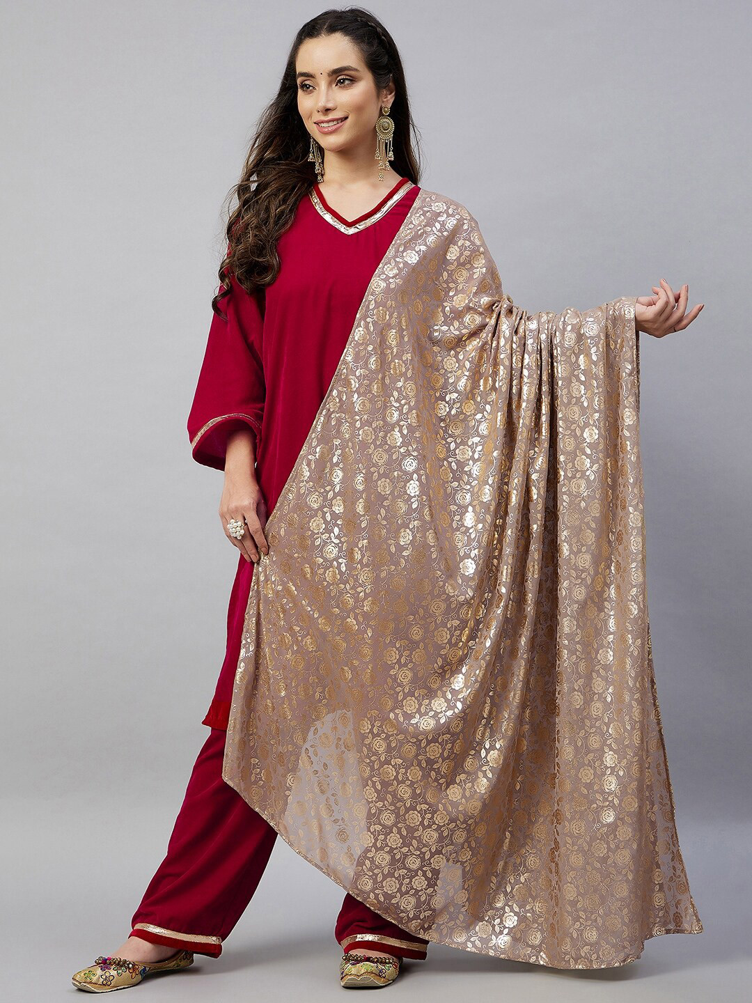 

InWeave Grey & Gold-Toned Dupatta with Zari