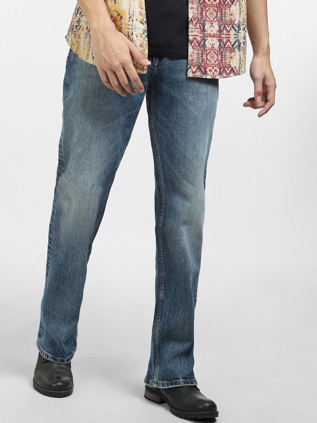 

Jack & Jones Men Bootcut Low-Rise Heavy Fade Jeans, Blue