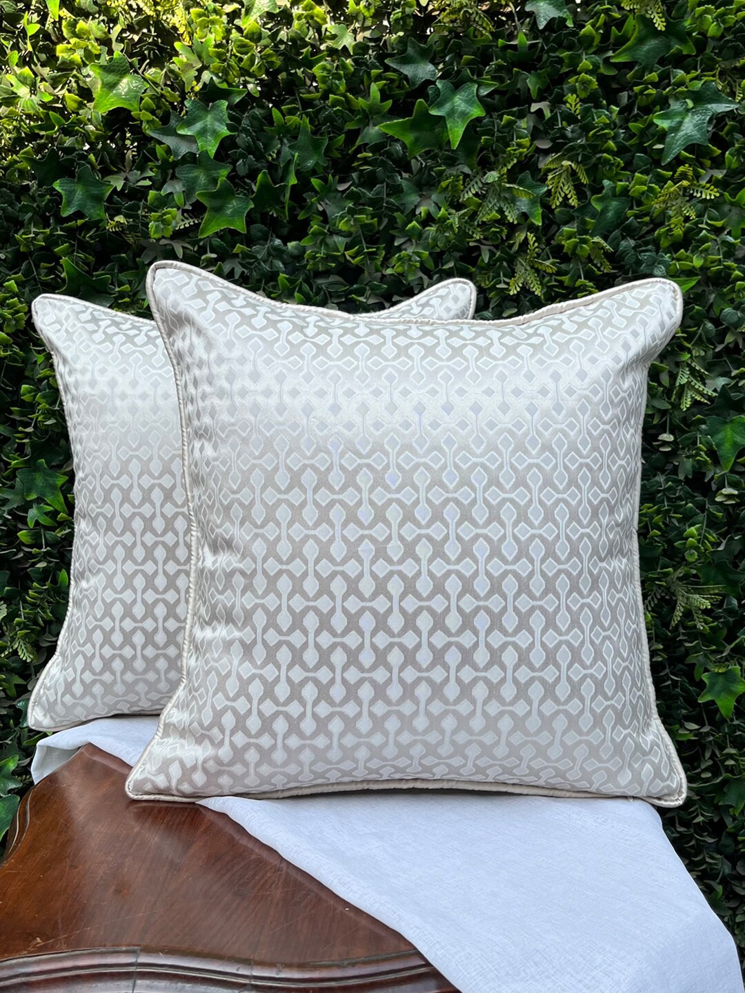

Seevo Set of 2 Cream Geometric Cushion Cover