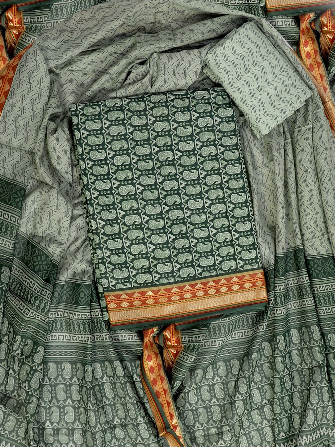 

SALWAR STUDIO Printed Pure Cotton Unstitched Dress Material, Green