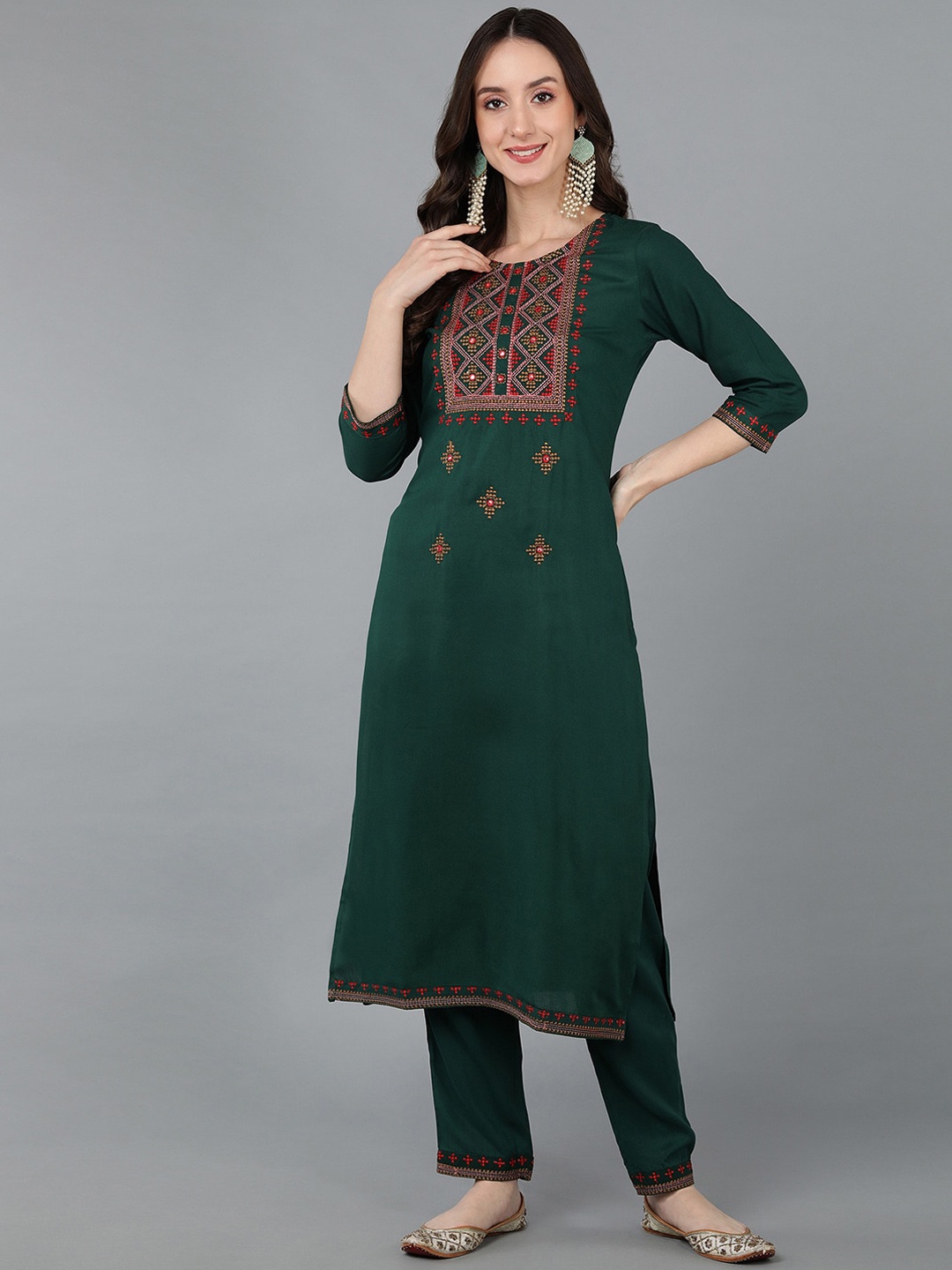 

Senyora Women Ethnic Motifs Embroidered Thread Work Kurta with Trousers, Green