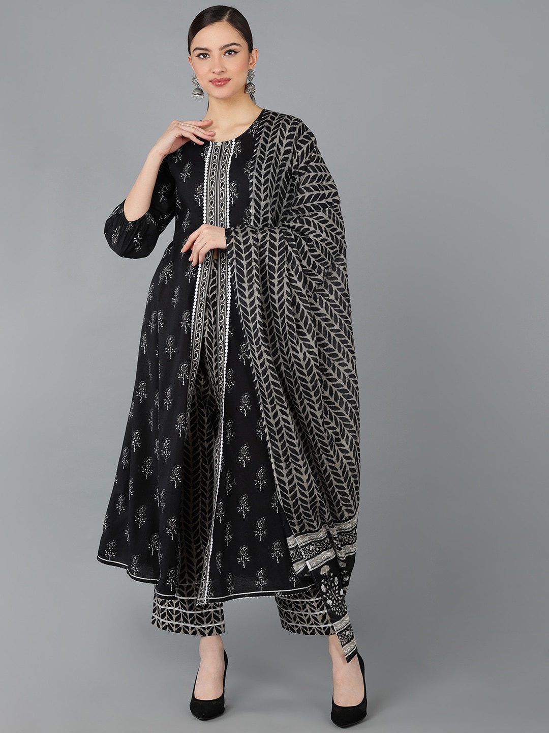 

Senyora Women Black Floral Printed Layered Thread Work Pure Cotton Kurta with Palazzos & With Dupatta