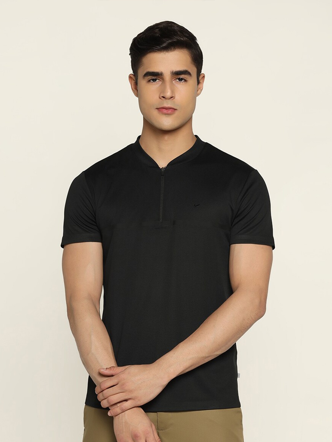 

Blackberrys Men Black Textured TechPro Sylized Collar Tshirts