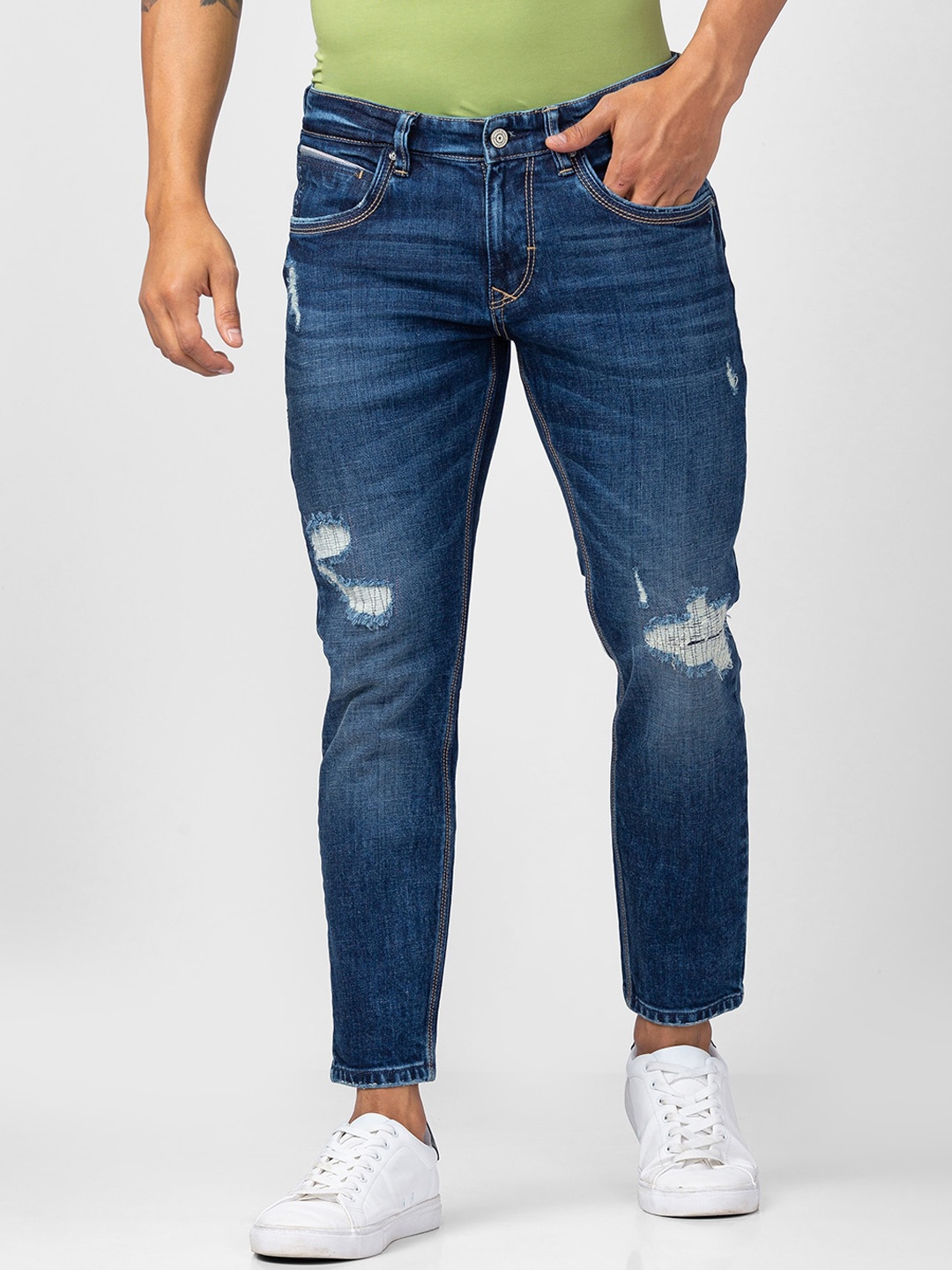 

SPYKAR Men Kano Slim Fit Mildly Distressed Light Fade Jeans, Blue