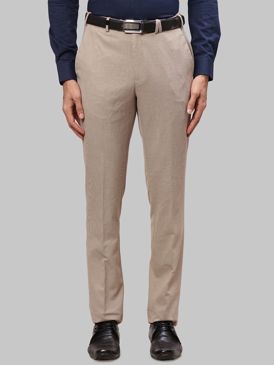 

Park Avenue Men Slim Fit Trousers, Khaki