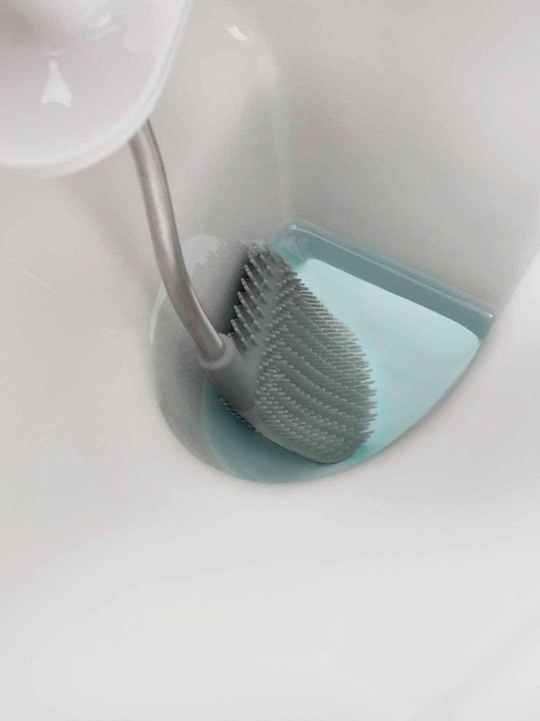 

Joseph Joseph Flex Plus White & Grey Toilet Brush With Storage Caddy