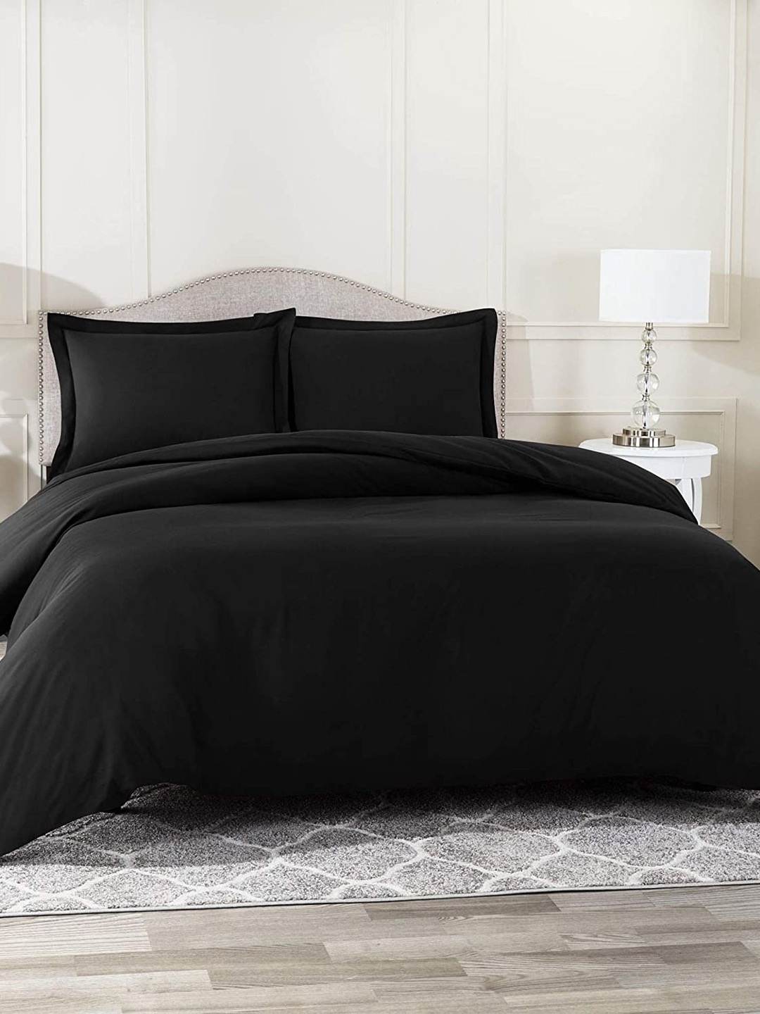 

Miaz Lifestyle Black 210 TC Glazed Cotton King Bedsheet with 2 Pillow Covers