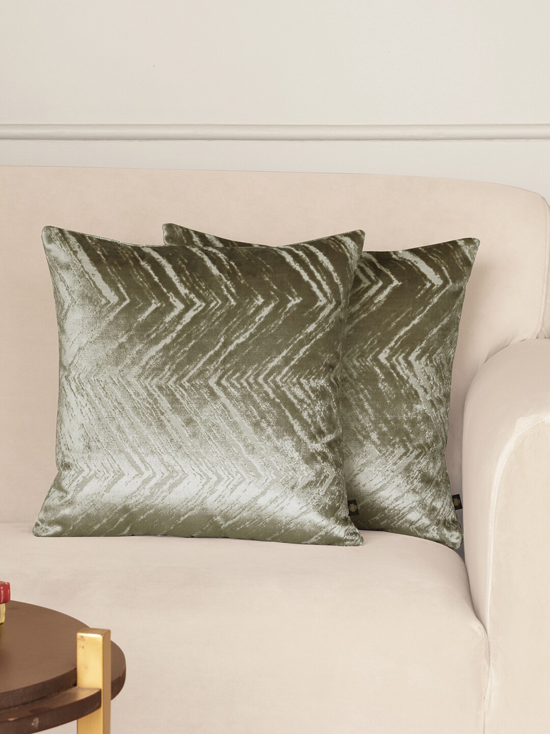 

GM Grey Set of 2 Geometric Velvet Square Cushion Covers