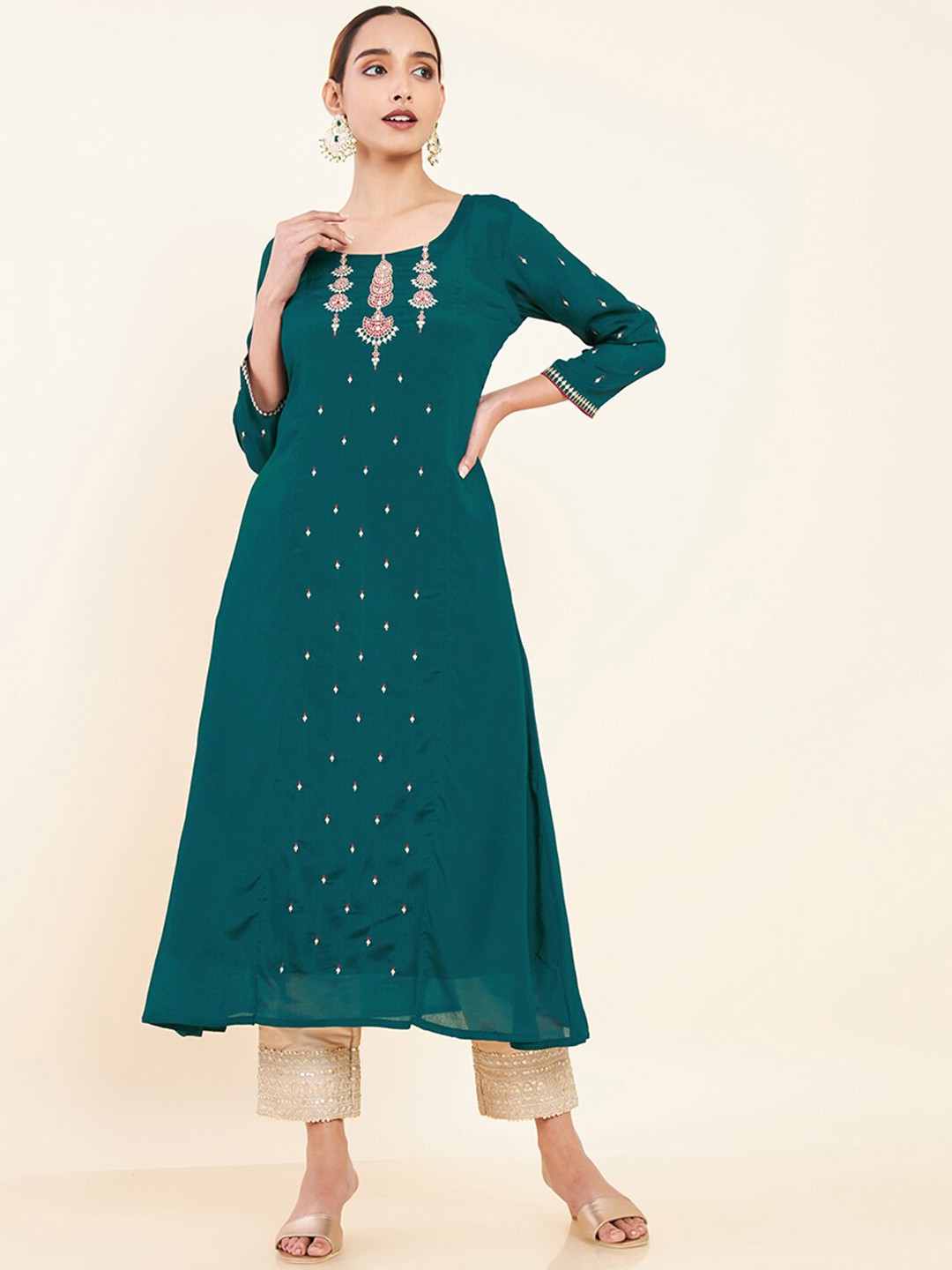

Maybell Women Ethnic Motifs Embroidered Kurta, Green