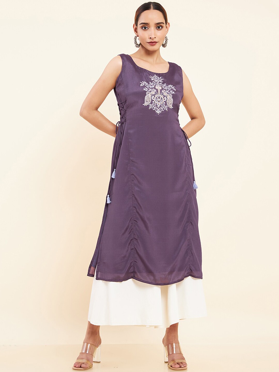 

Maybell Women Ethnic Motifs Embroidered Thread Work Kurta, Purple