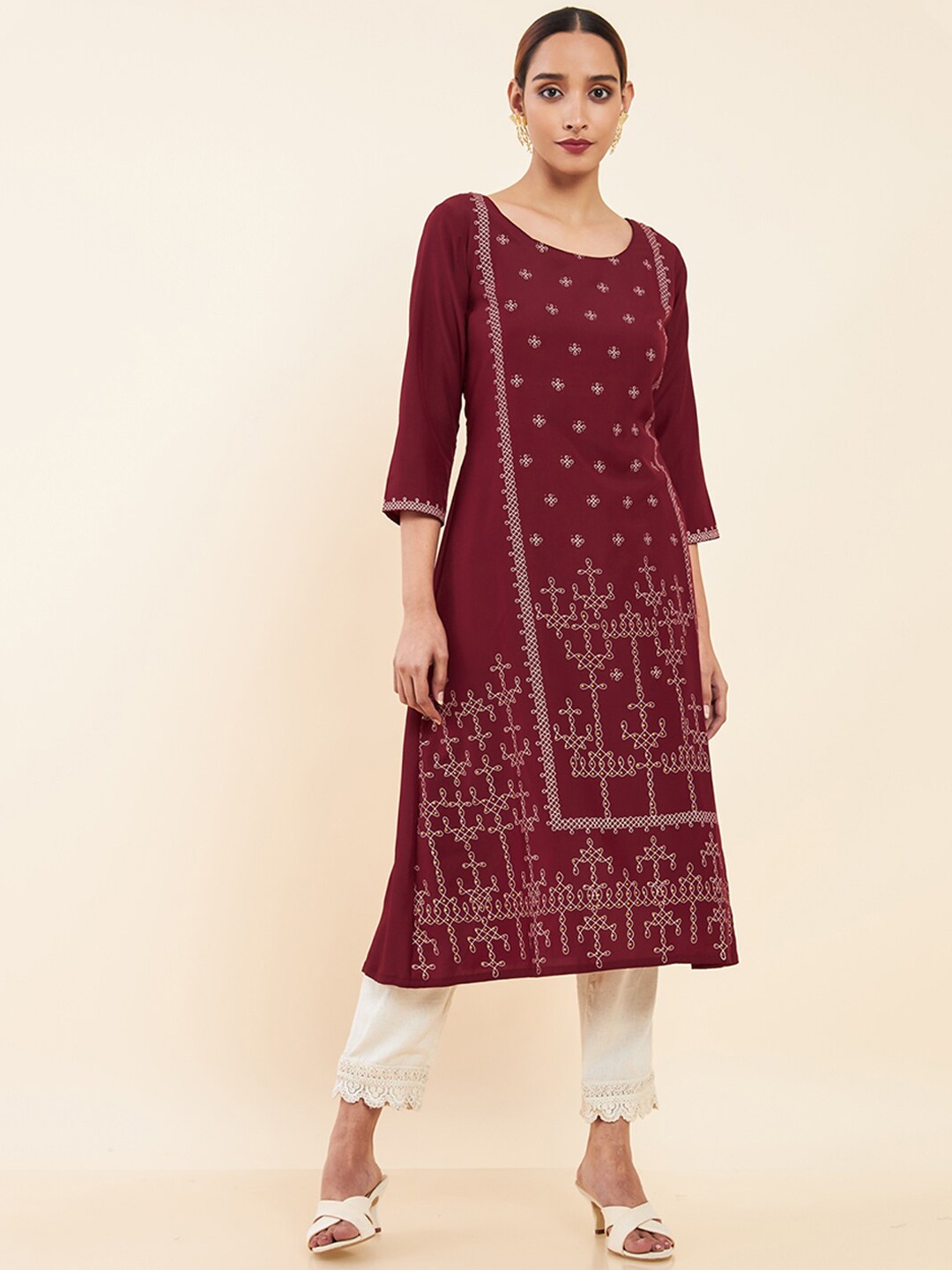 

Maybell Women Ethnic Motifs Printed Cotton Silk Kurta, Maroon