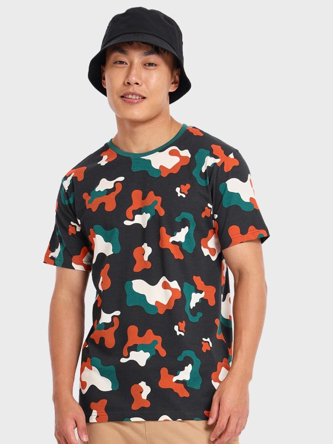 

Bewakoof Men Printed Tropical Cotton T-shirt, Blue