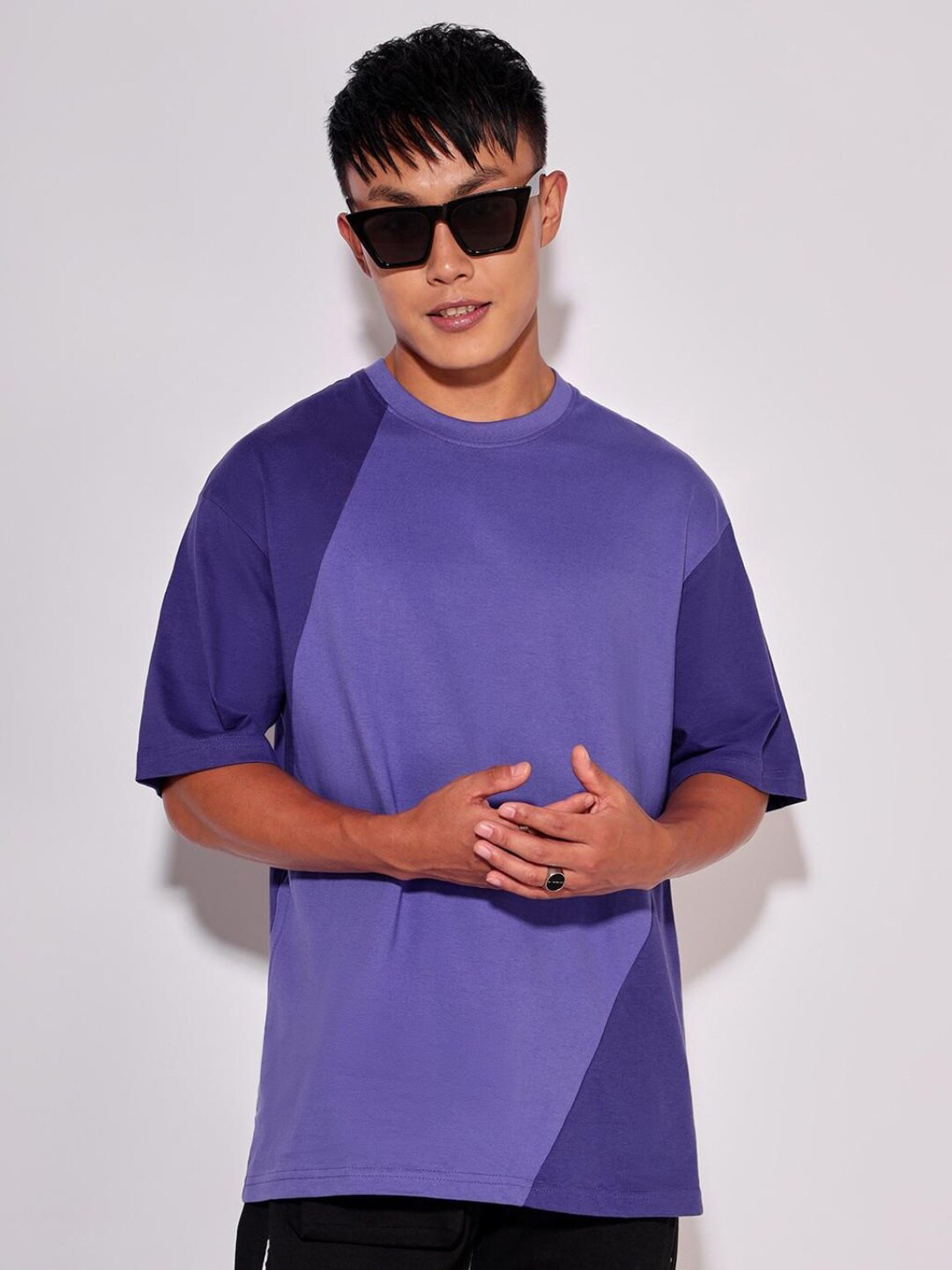 

Bewakoof Men Colourblocked Loose T-shirt, Purple