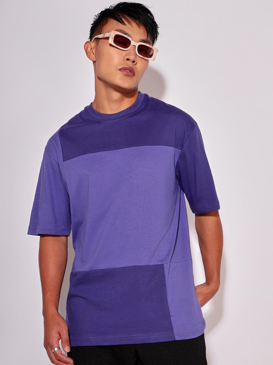 

Bewakoof Men Colourblocked Loose T-shirt, Purple