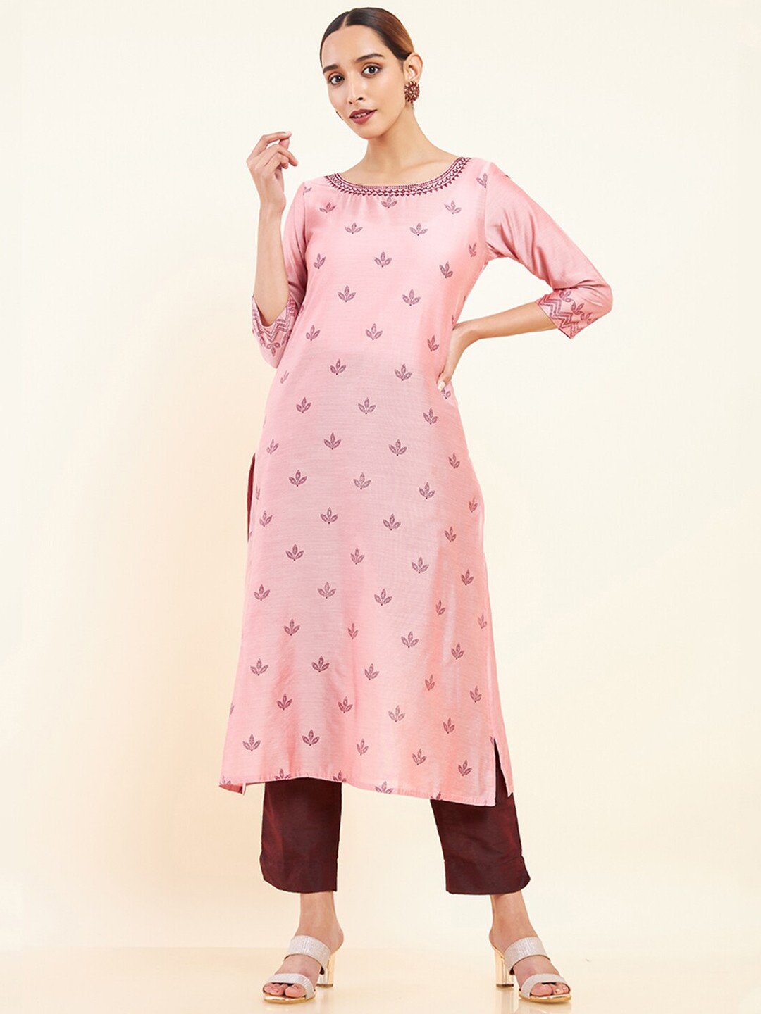 

Maybell Ethnic Motifs Printed Thread Work Kurta, Peach