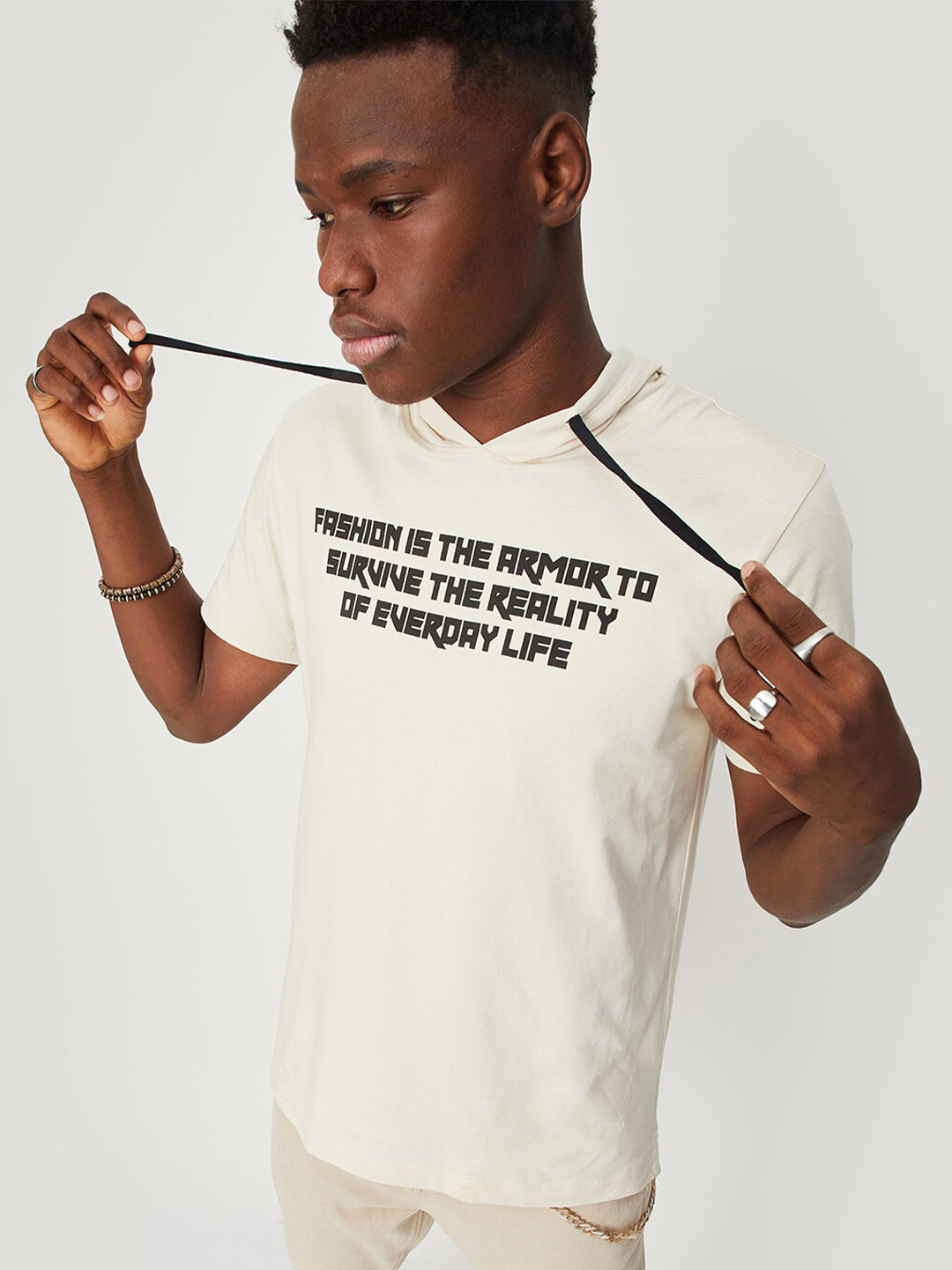 

max Men Typography Printed Pure Cotton T-shirt, Beige