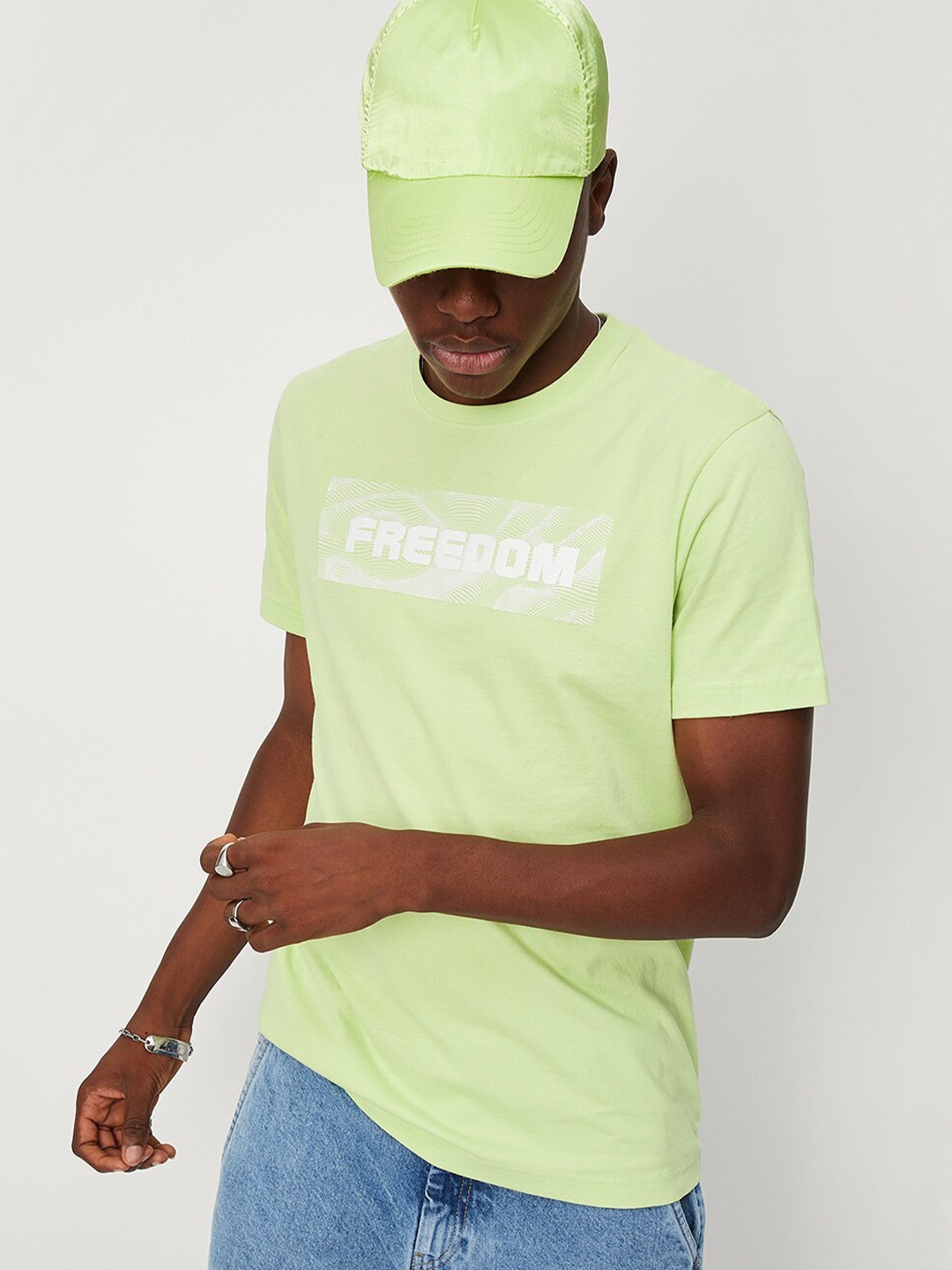 

max Men Typography Printed Cotton T-shirt, Green