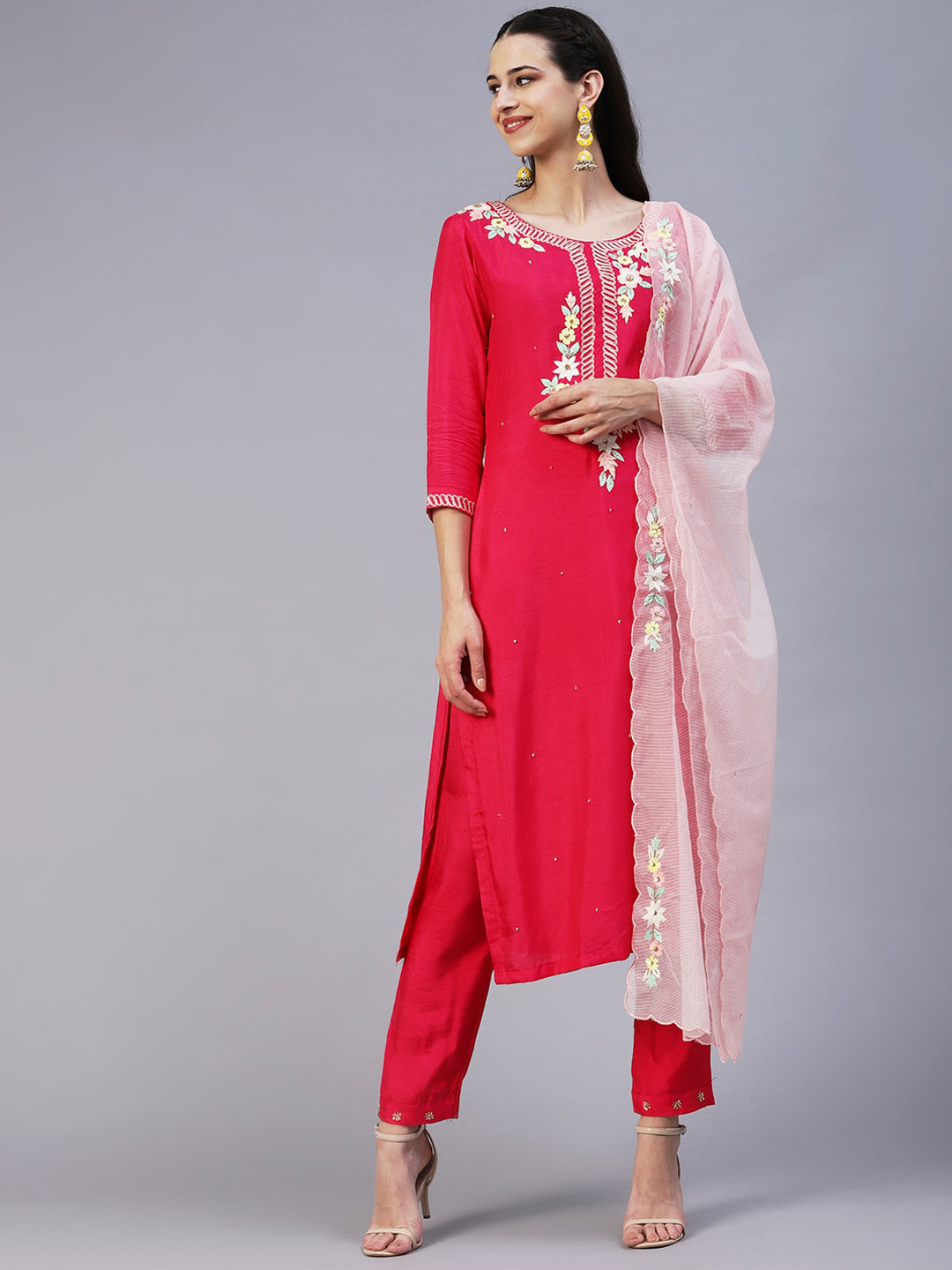 

FASHOR Women Floral Embroidered Thread Work Kurta with Trousers & Dupatta, Red