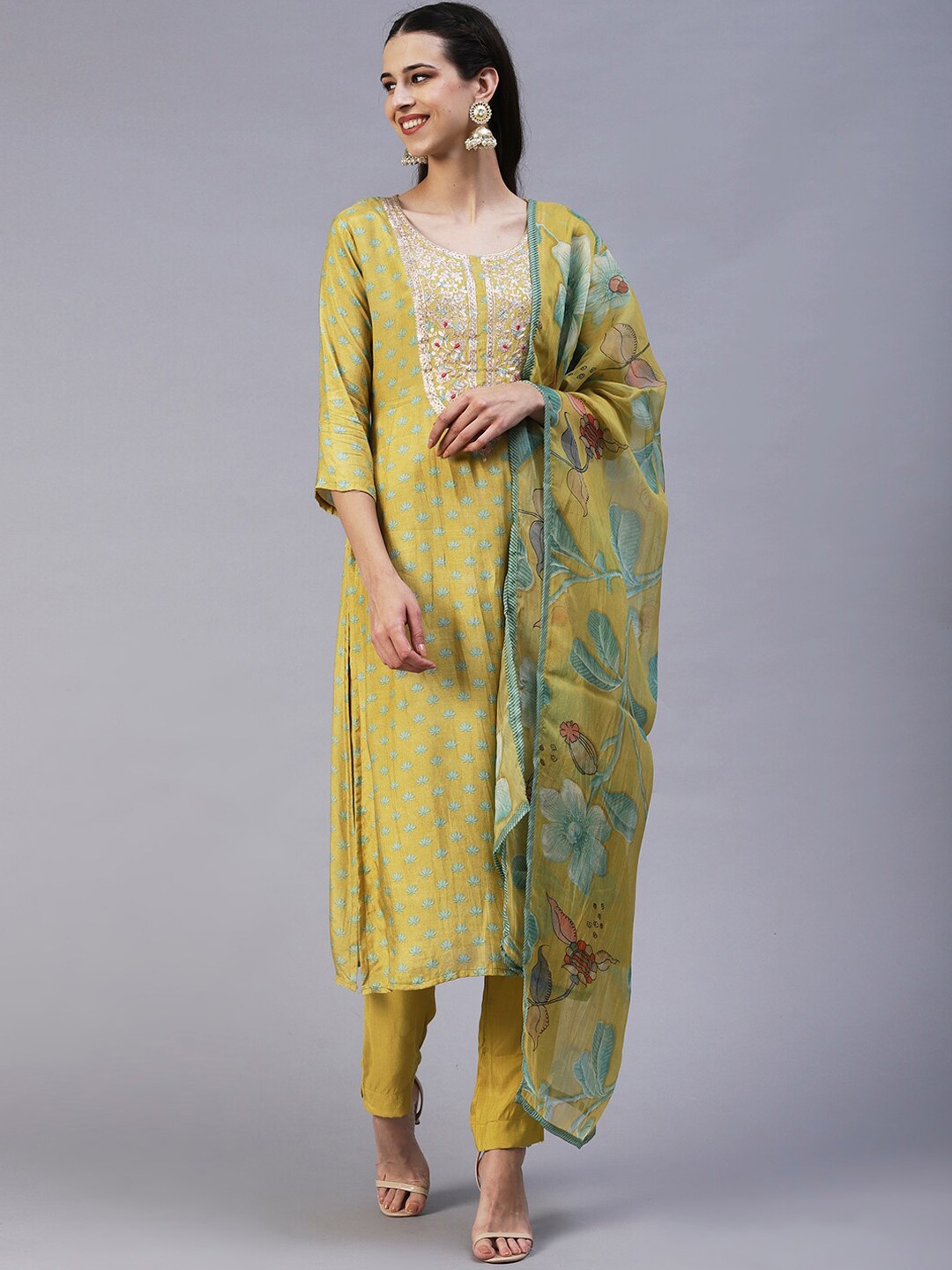 

FASHOR Women Floral Printed Kurta with Trousers & With Dupatta, Green