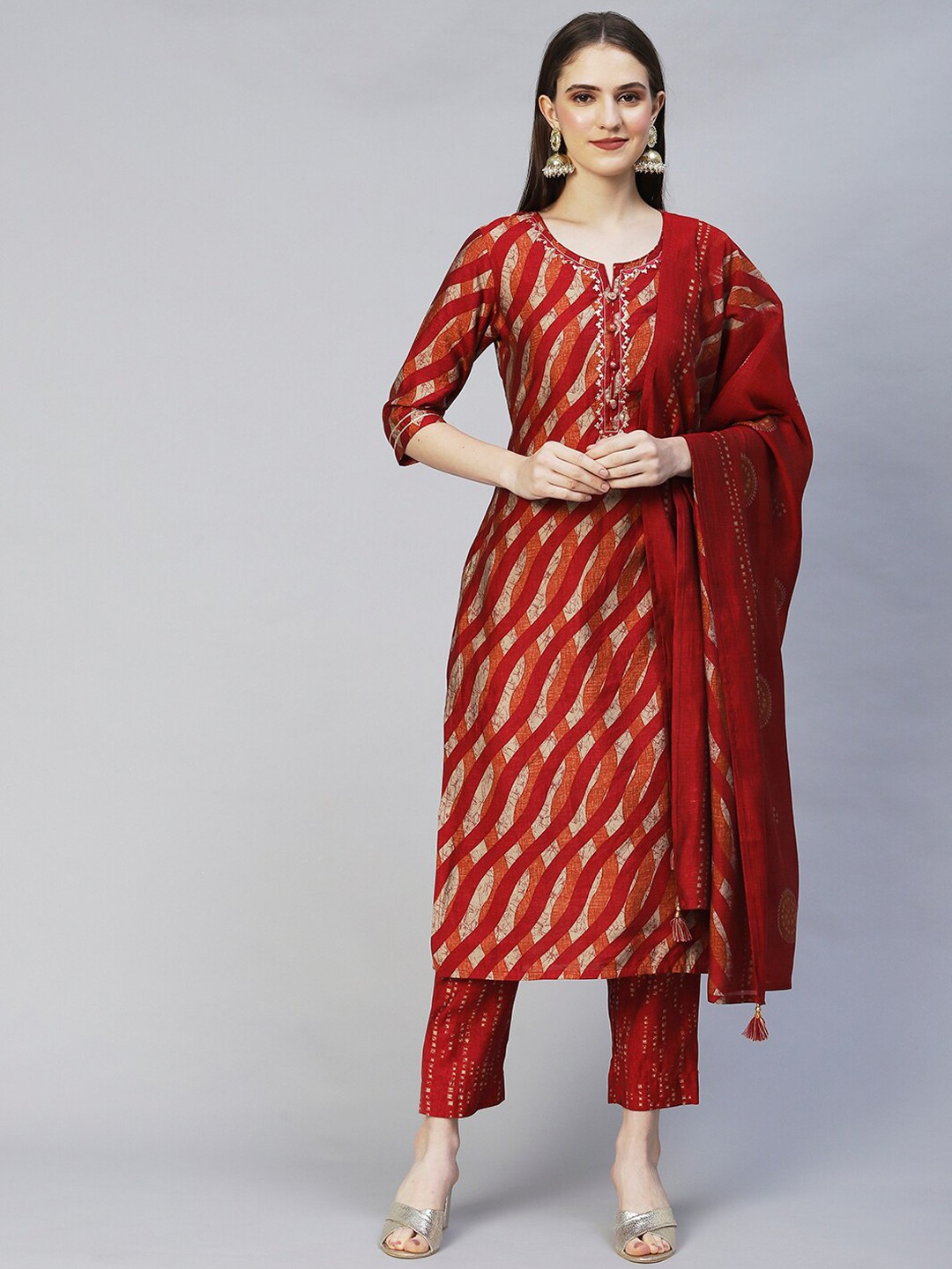 

FASHOR Women Printed Kurta with Trousers & Dupatta, Red
