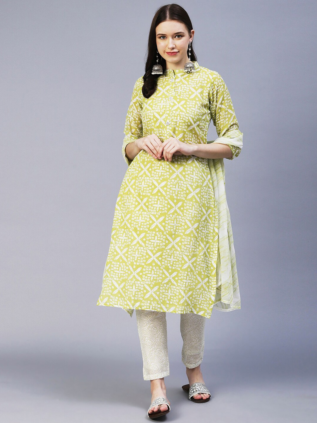 

FASHOR Women Floral Printed Kurta With Trousers & Dupatta, Green