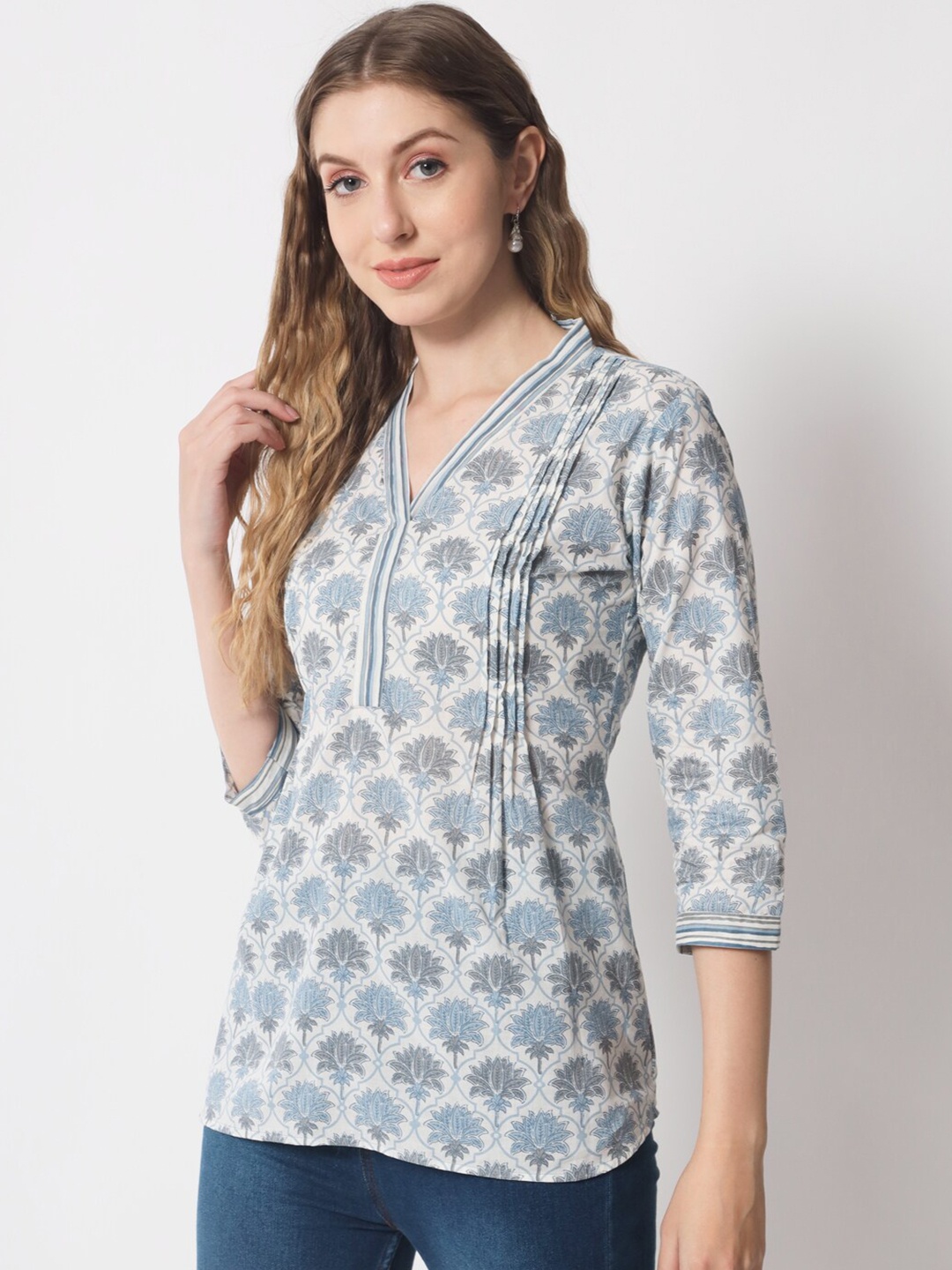

Mishpra Pure Cotton Ethnic Printed V-Neck Top, White