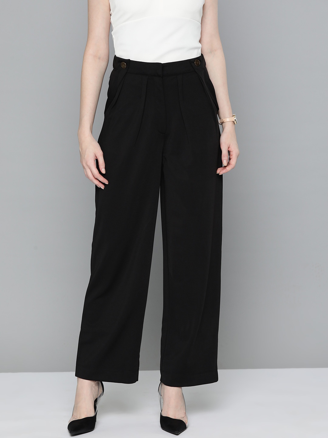 

Chemistry High-Rise Pleated Trousers, Black