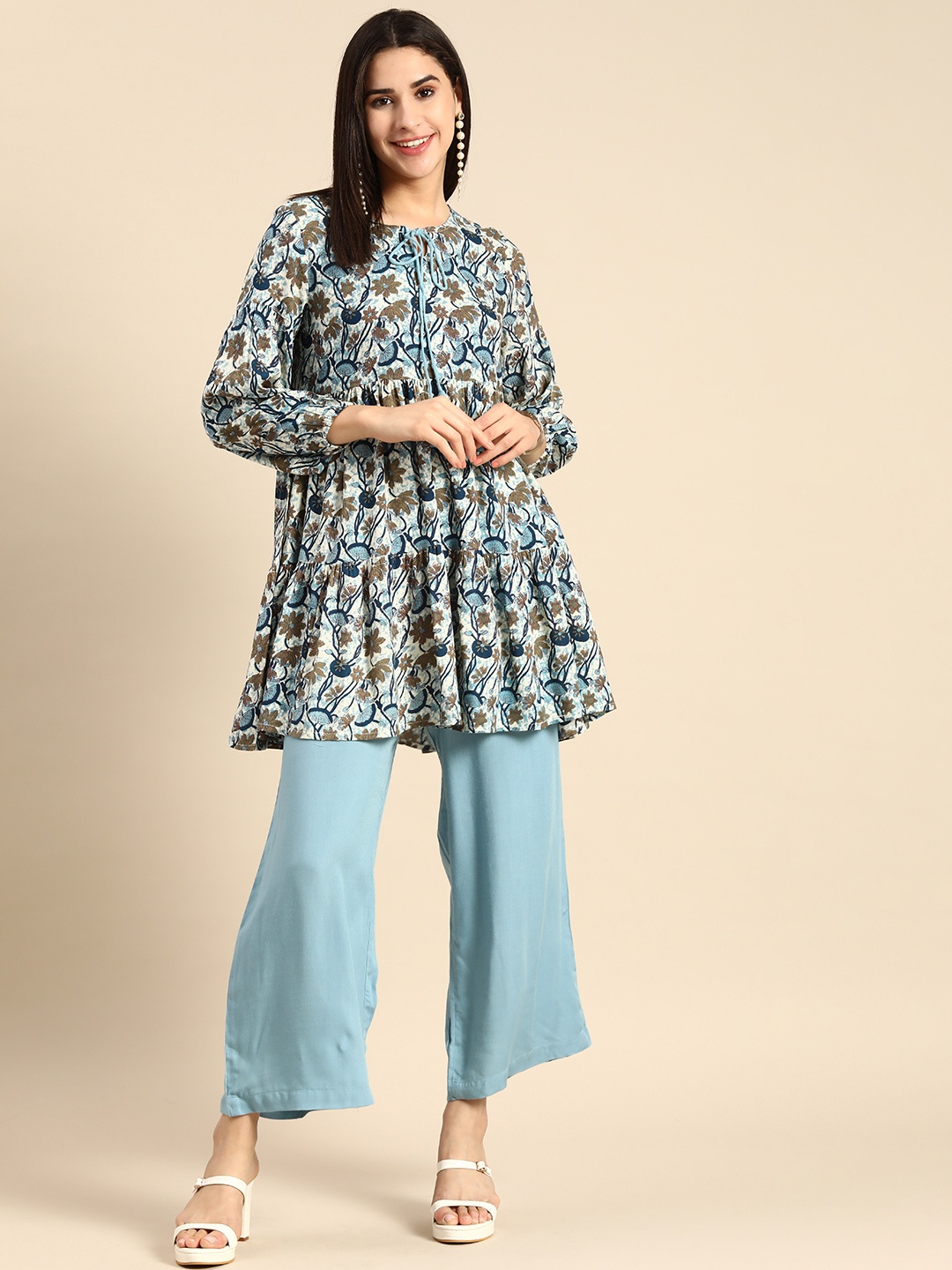 

Anouk Women Floral Printed Tiered Kurta with Palazzos, Teal