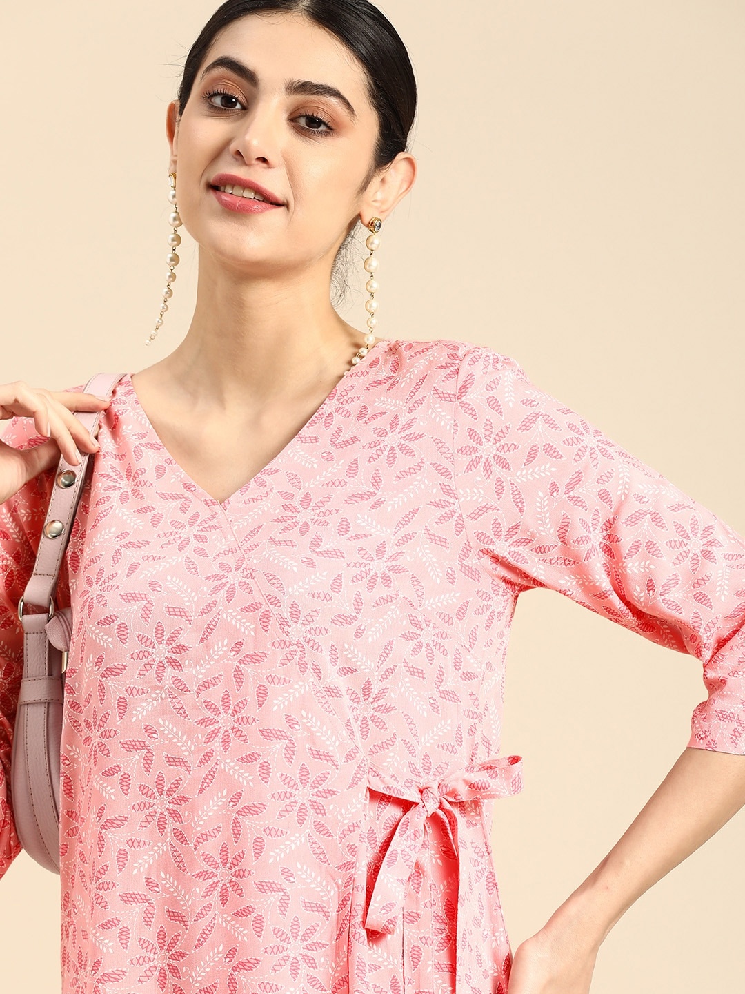 

Anouk Women Floral Printed Kurta With Tie Up Details, Pink