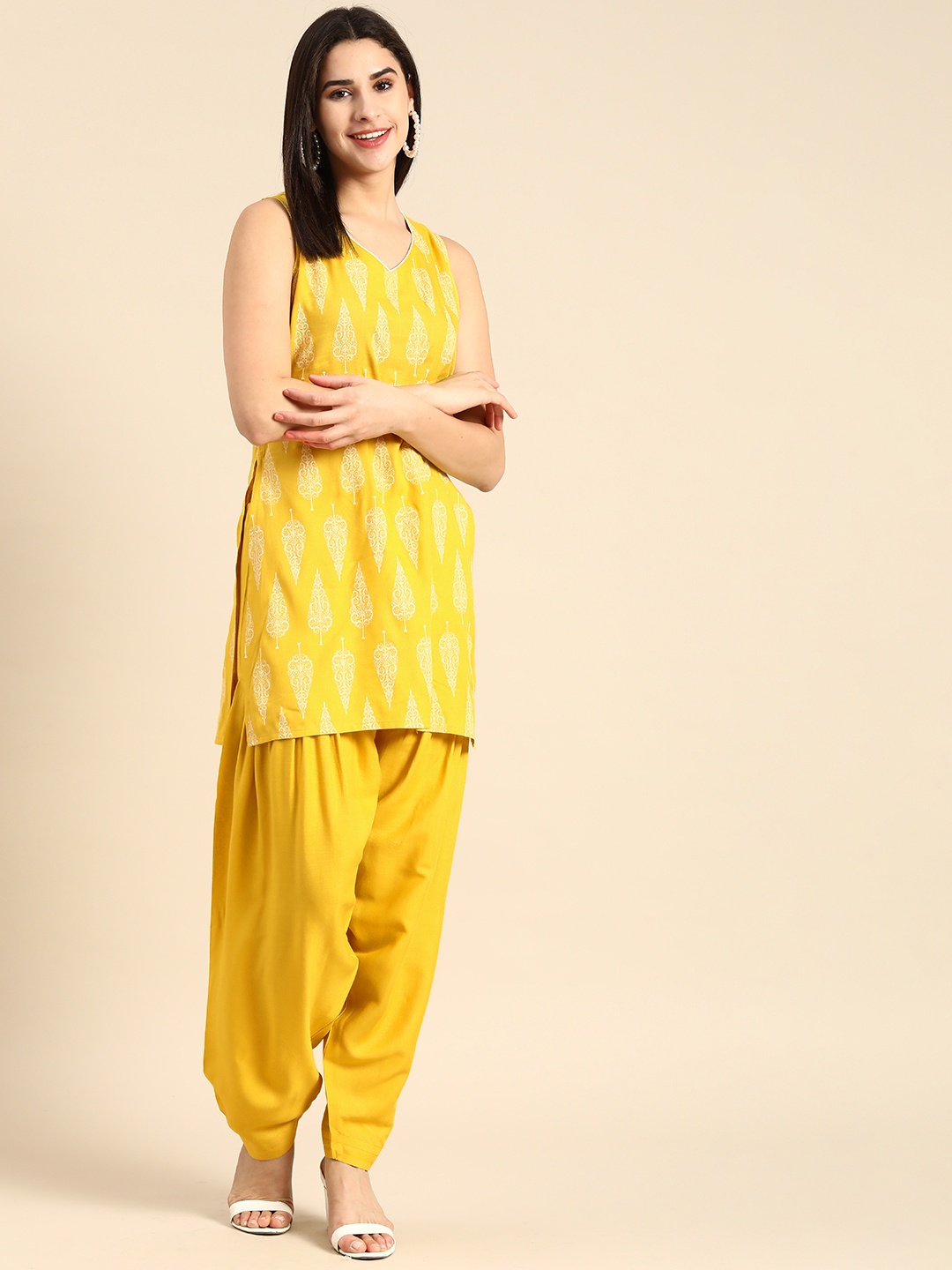 

Anouk Ethnic Motifs Printed Kurti with Patiala, Yellow