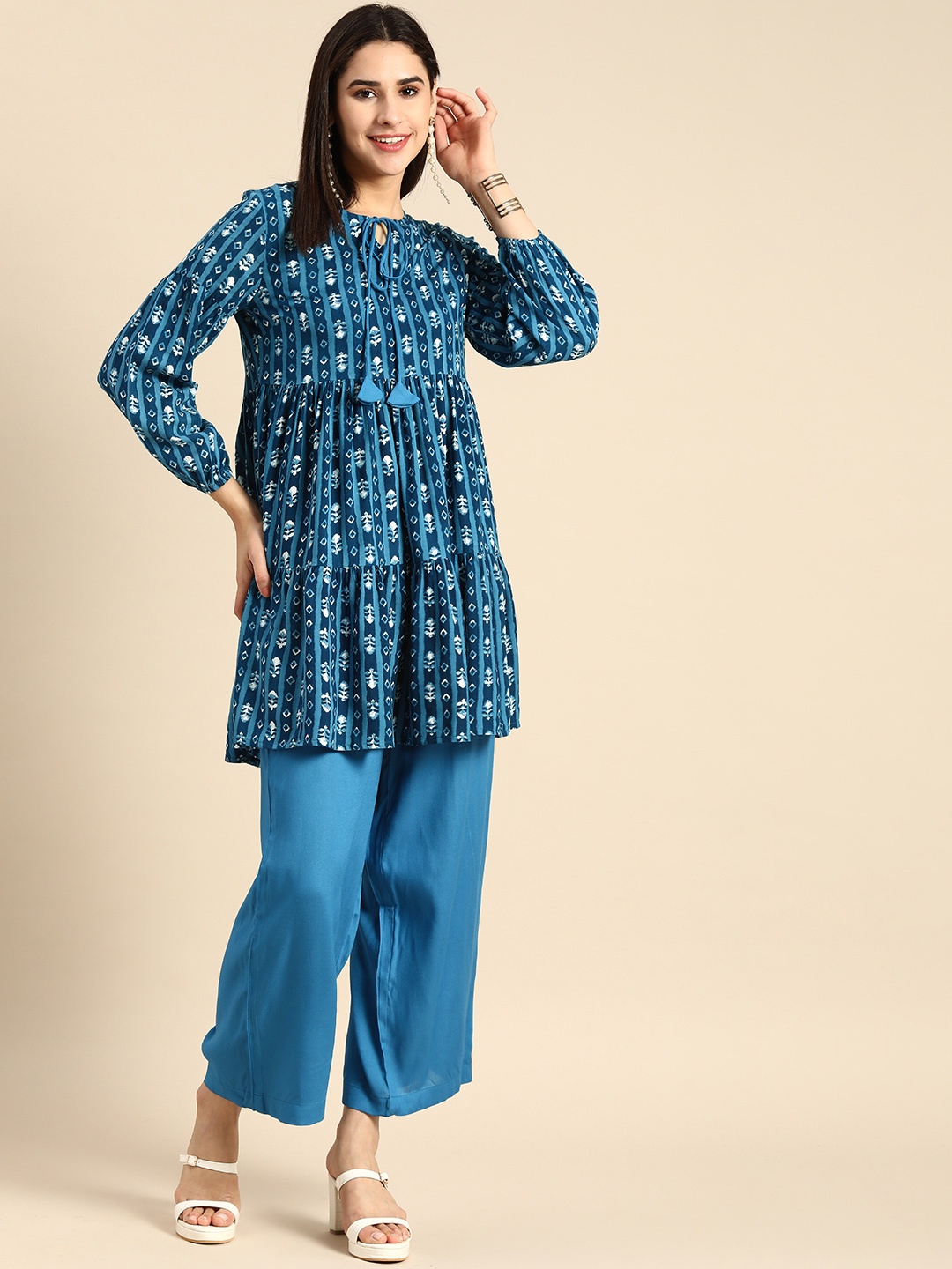 

Anouk Floral Printed Tiered Kurti with Palazzos, Blue