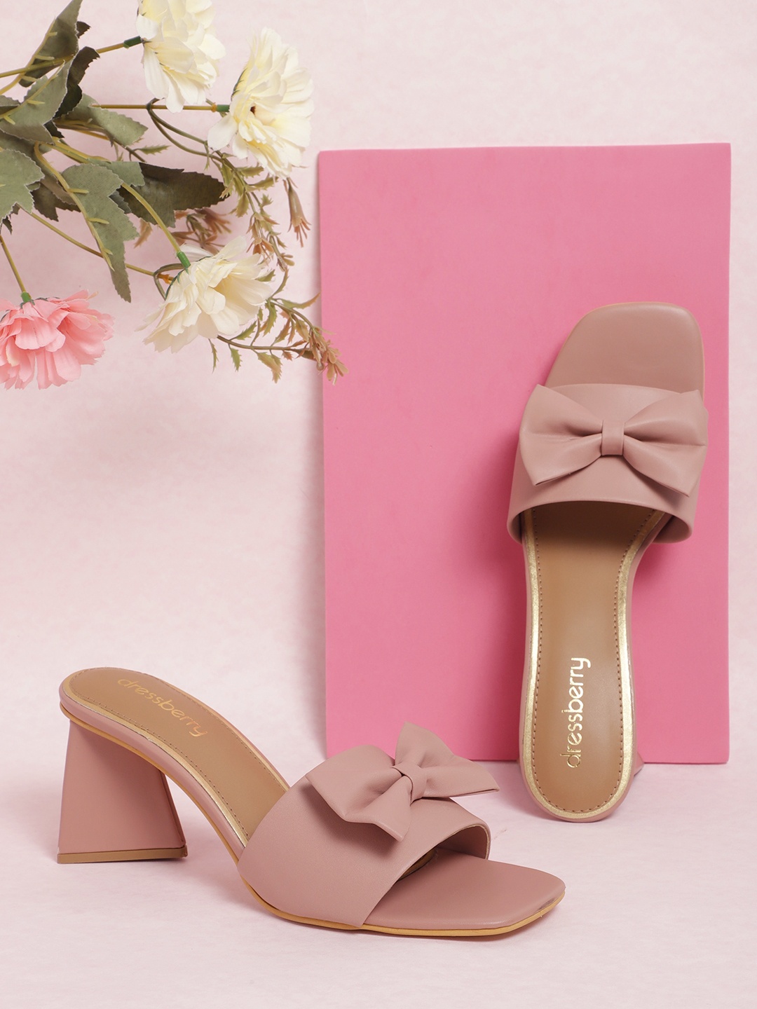 

DressBerry Women Block Heels with Bow Detail, Rose