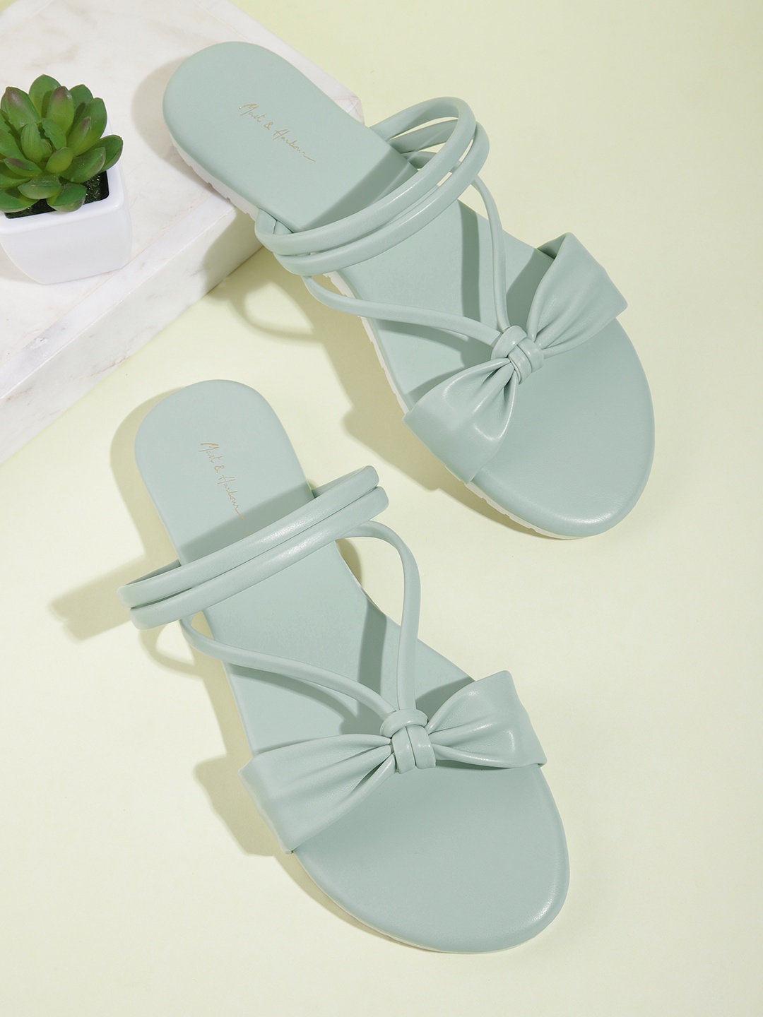 

Mast & Harbour Women Open Toe Flats with Bows, Green