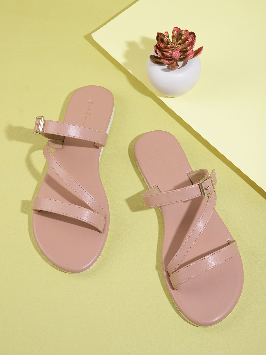 

Mast & Harbour Women Strappy Open Toe Flats, Rose