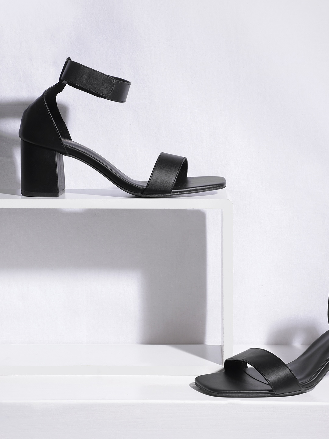 

The Roadster Lifestyle Co. Mid-Top Block Heels, Black