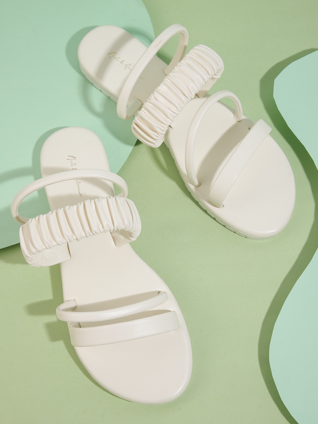 

Mast & Harbour Women Open Toe Flats, White