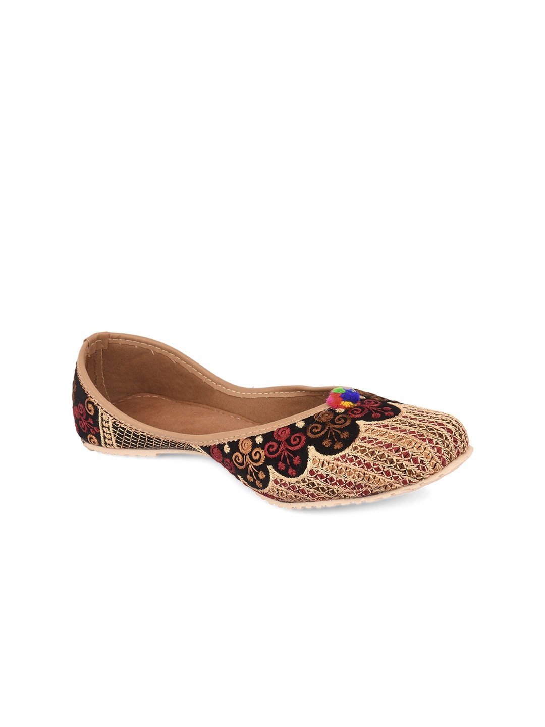 

DESI COLOUR Women Embroidered Ethnic Mojaris Flats, Black