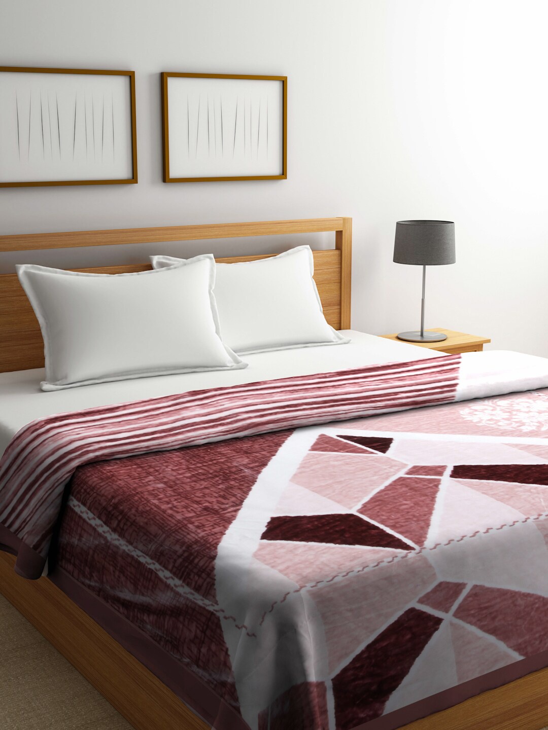 

Arrabi Peach & White Geometric 950 GSM Mild Winter Double Bed Blanket