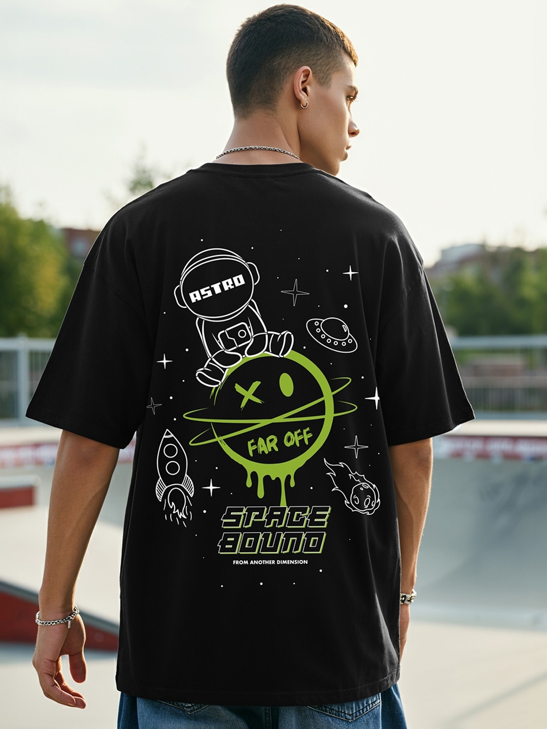 Bewakoof Men Printed Oversize Cotton T-shirt, Black
