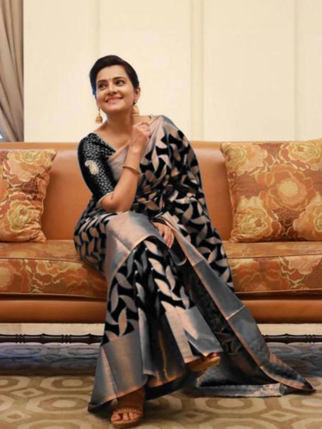 

Wuxi Zari Pure Silk Banarasi Saree, Black