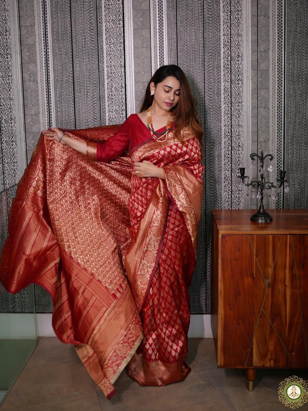 

Wuxi Woven Design Zari Pure Silk Saree, Red