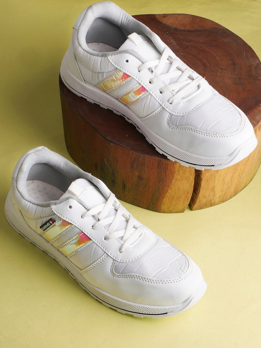 

Try Me Women Colourblocked Lightweight Sneakers, White