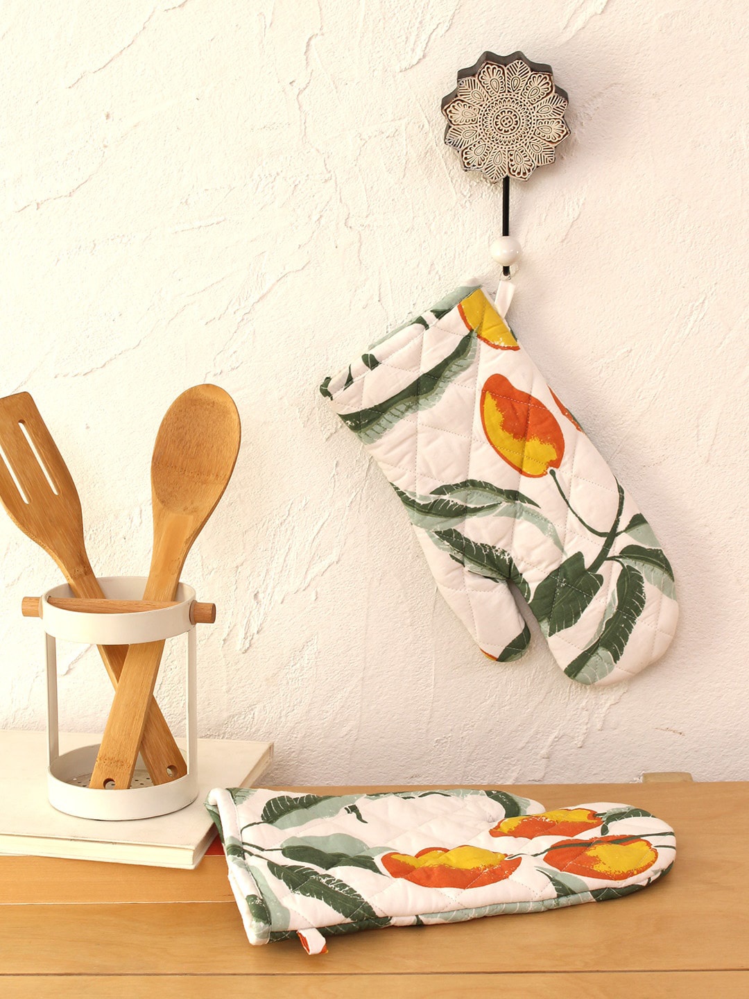 

House This Rasaal Printed Kitchen Gloves, White